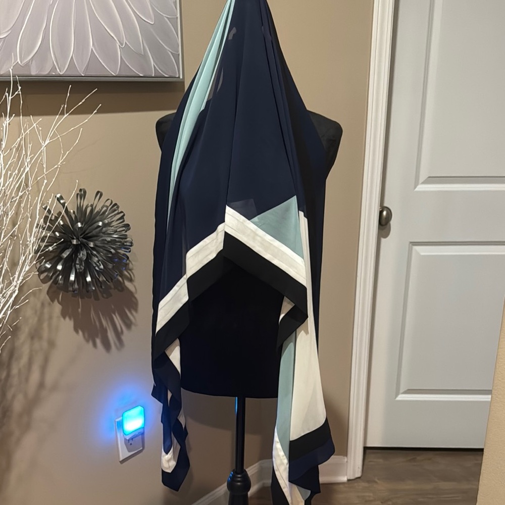 White House Black Market Navy and White Scarf